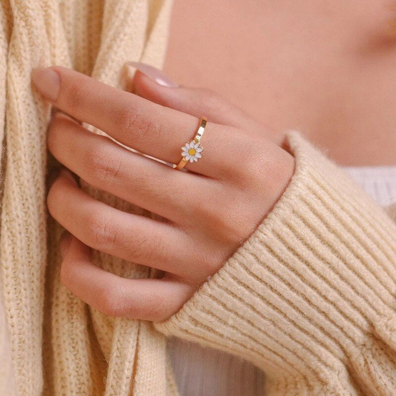 Charming Elegantly Design Ring