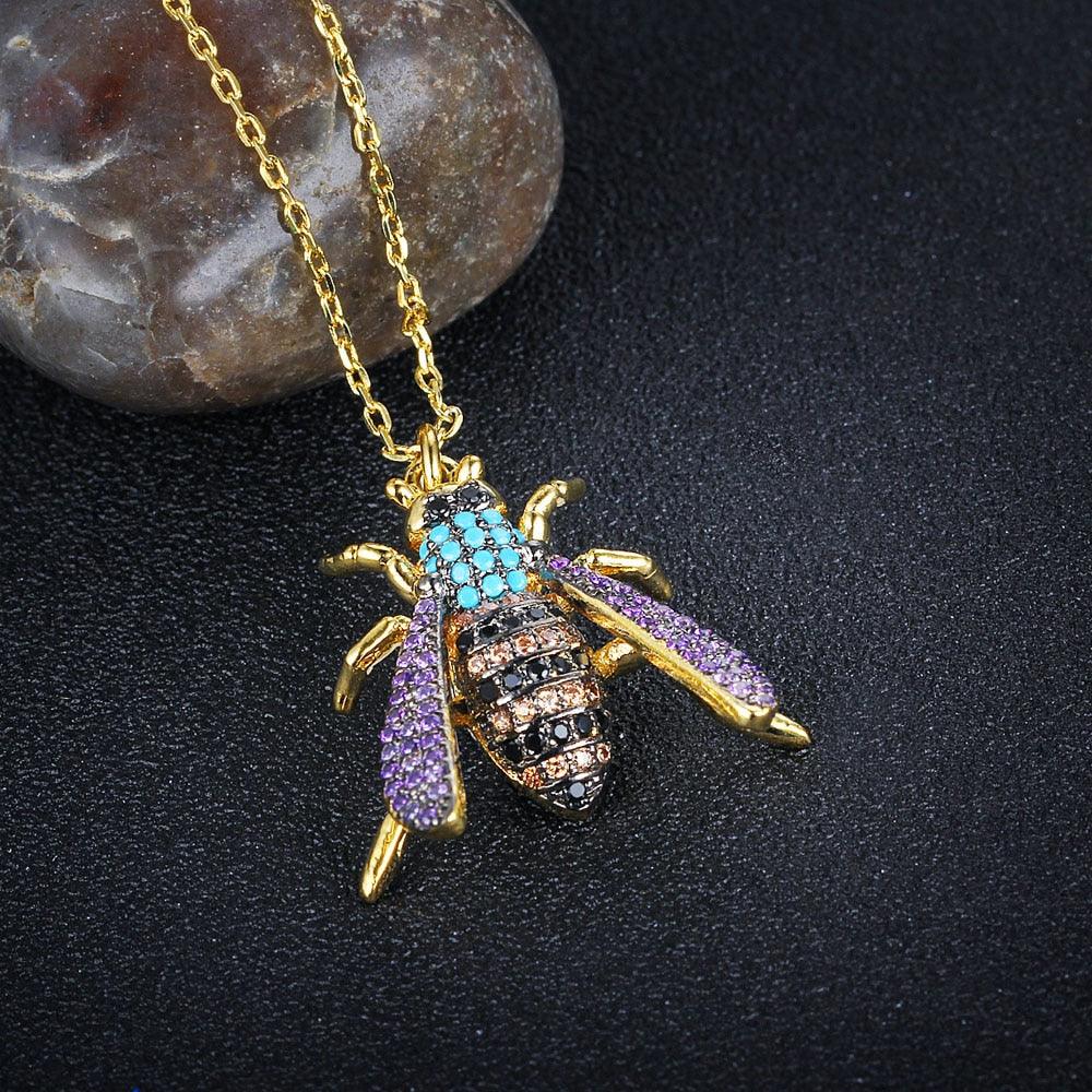 Fashion Necklace for Women - Bee Insect Pendant Necklace for Women - Stylish Accessory for Women- Jewelry for Girls - Personalized Jewel